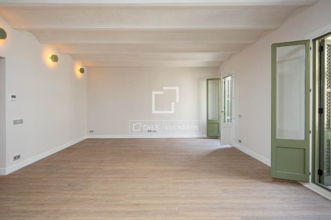 Huoneisto myytävänä Barcelona, Espanja, 4 makuuhuonetta, 204 m2 No. 192715 - kuva 6