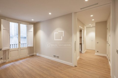 Huoneisto myytävänä Barcelona, Espanja, 4 makuuhuonetta, 204 m2 No. 192715 - kuva 24