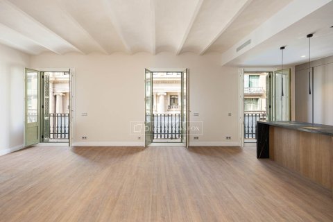 Huoneisto Barcelona, Espanja 4 makuuhuonetta, 204 m2 No. 192715