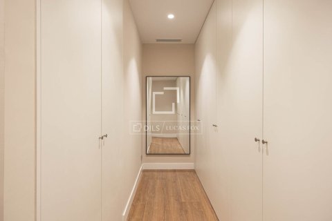 Huoneisto myytävänä Barcelona, Espanja, 4 makuuhuonetta, 204 m2 No. 192715 - kuva 29