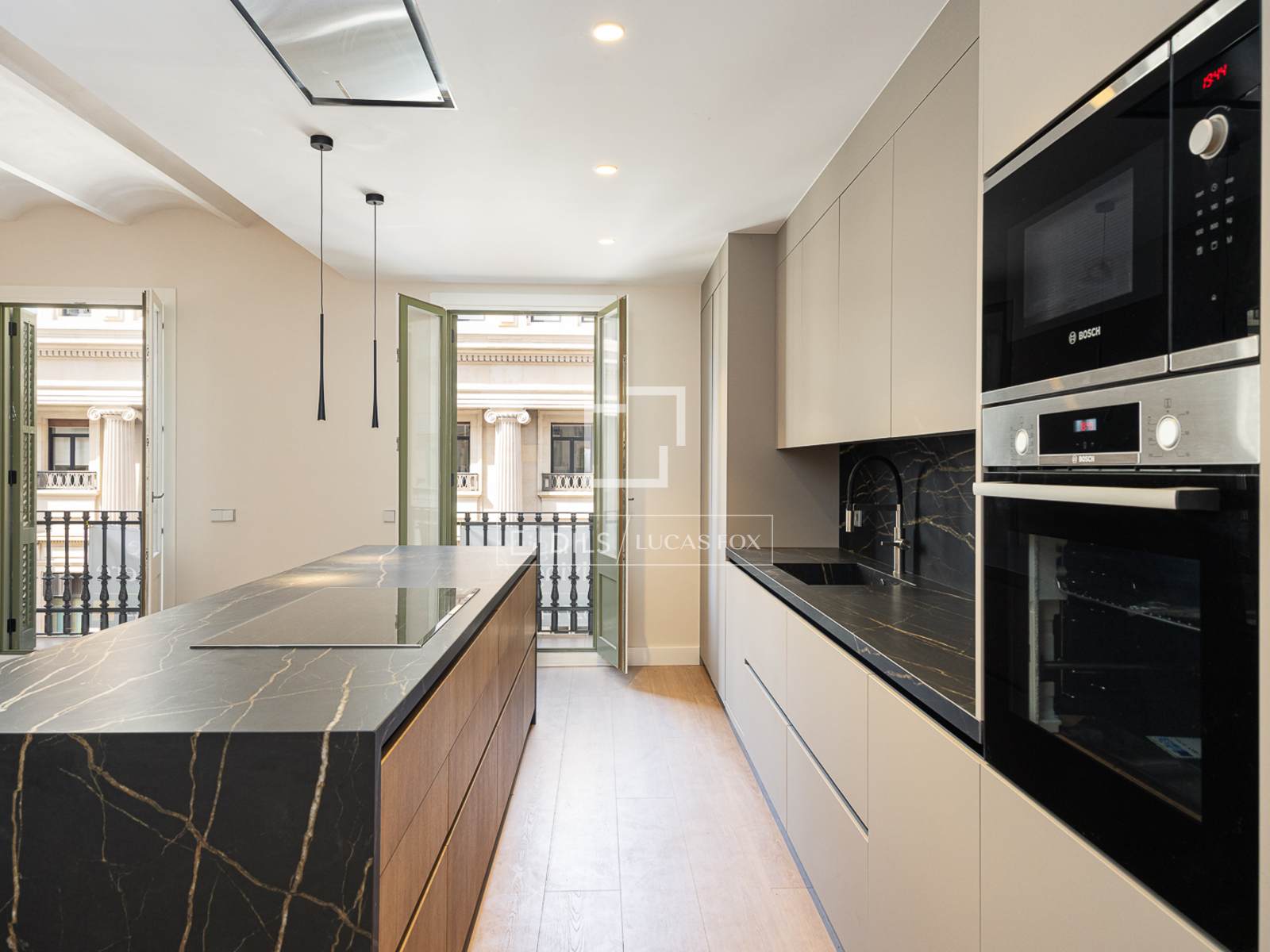 Apartment à Barcelona, Espagne 4 chambres, 204 m2 No. 192715