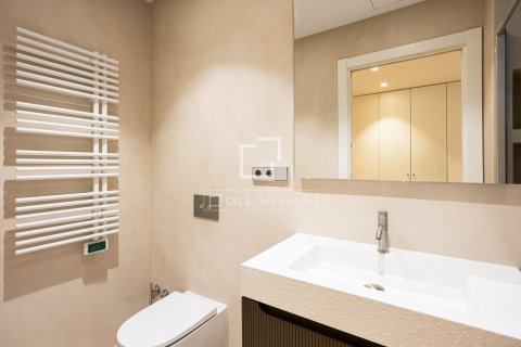 Huoneisto myytävänä Barcelona, Espanja, 4 makuuhuonetta, 204 m2 No. 192715 - kuva 21