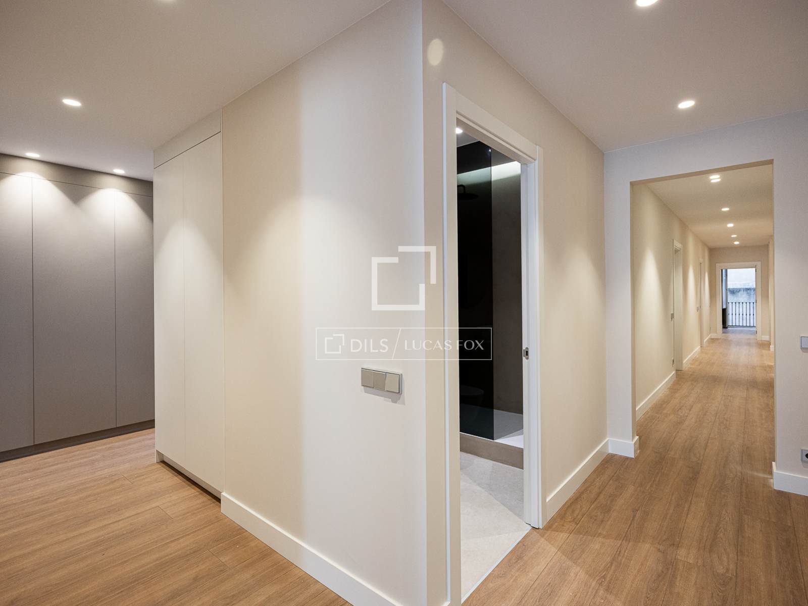 Apartment à Barcelona, Espagne 4 chambres, 204 m2 No. 192715