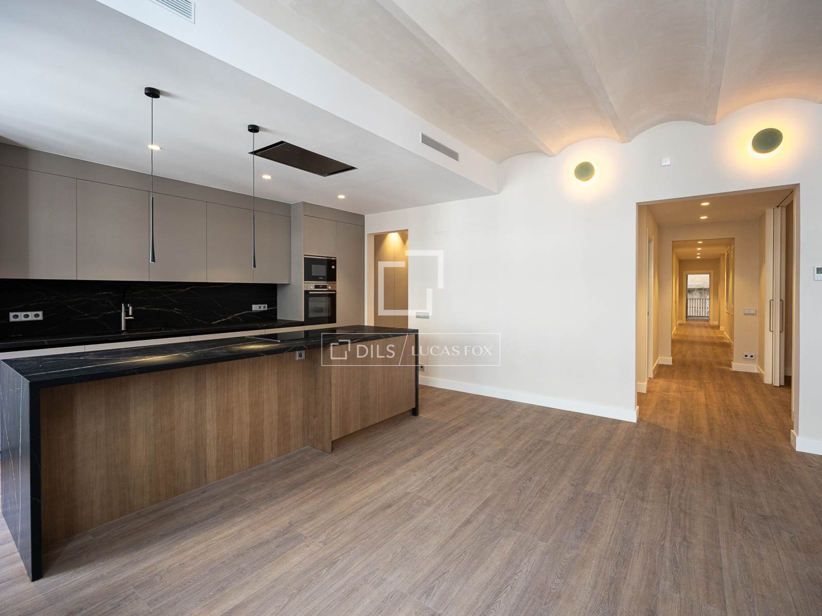 Apartment à Barcelona, Espagne 4 chambres, 204 m2 No. 192715