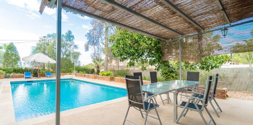 Villa in Pinar De Campoverde, Alicante, Spain 4 bedrooms, 171 sq.m. No. 138369