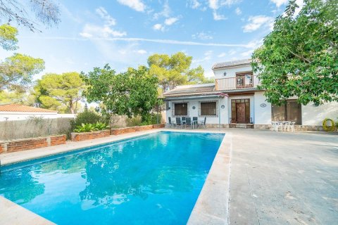 Huvila myytävänä Pinar De Campoverde, Alicante, Espanja, 4 makuuhuonetta, 171 m2 No. 138369 - kuva 1