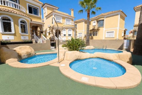 Villa a Alicante, Spagna 3 camere da letto, 86 mq. N° 190162