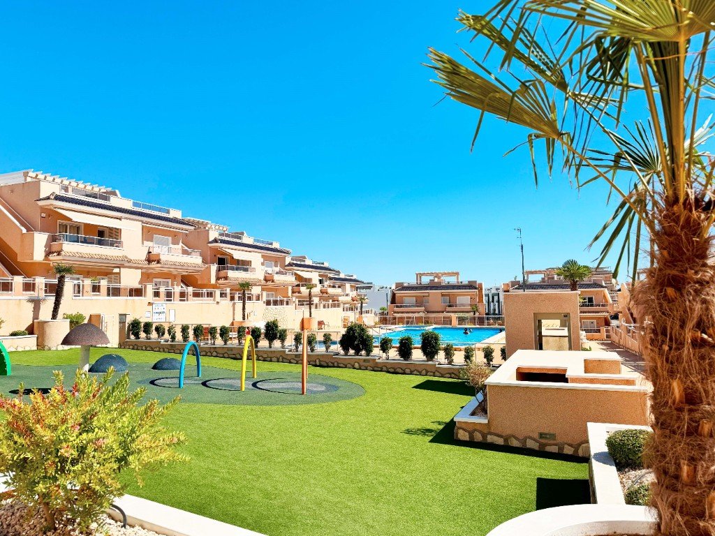 Apartment in Punta Prima, Alicante, Spain 2 bedrooms, 70 sq.m. No. 145245