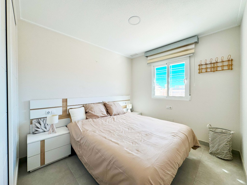 Apartment in Punta Prima, Alicante, Spain 2 bedrooms, 70 sq.m. No. 145245