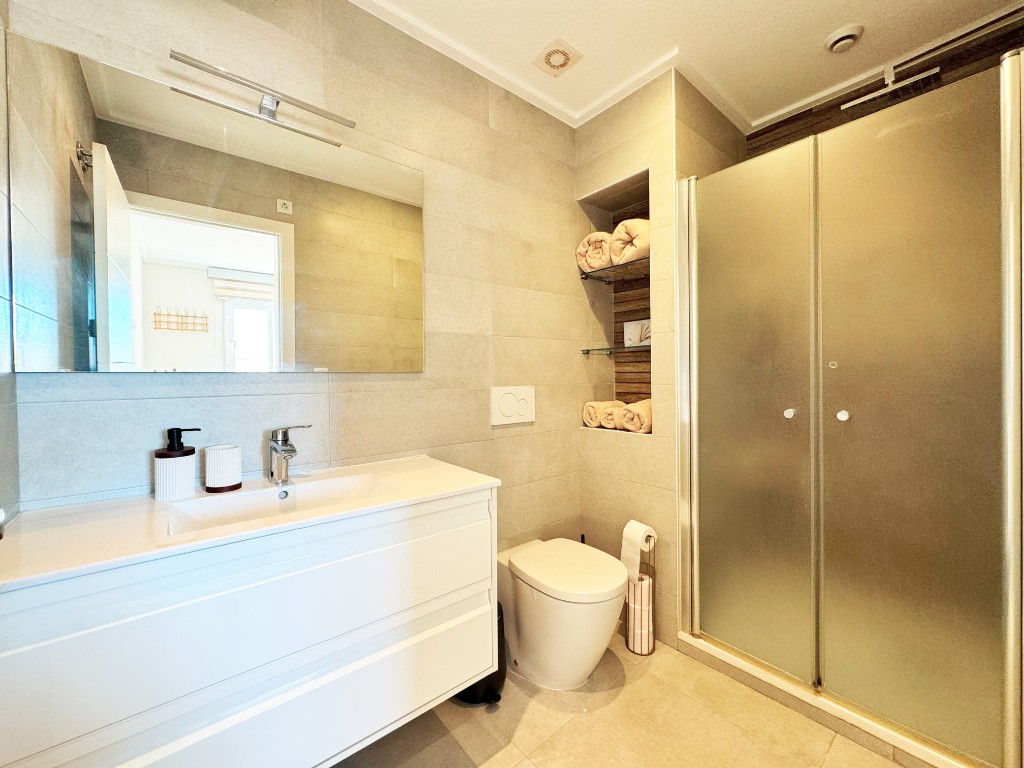 Apartment in Punta Prima, Alicante, Spain 2 bedrooms, 70 sq.m. No. 145245