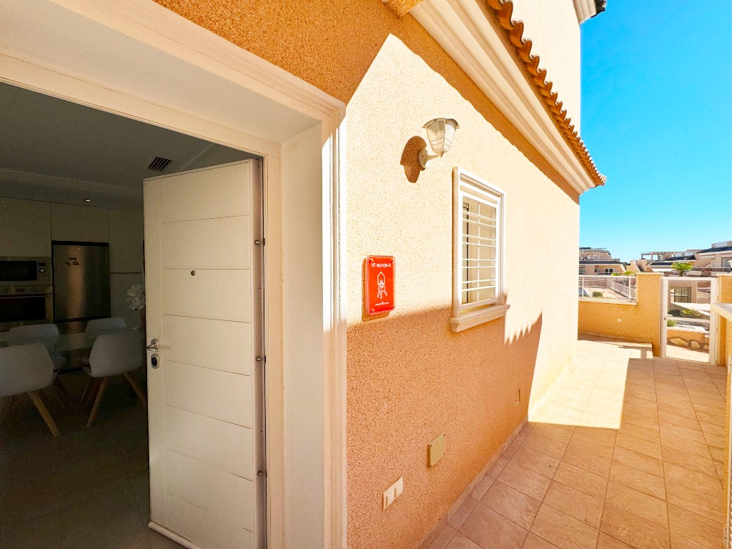 Apartment in Punta Prima, Alicante, Spain 2 bedrooms, 70 sq.m. No. 145245