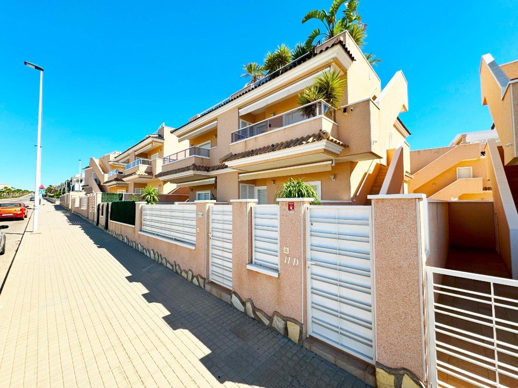 Apartment in Punta Prima, Alicante, Spain 2 bedrooms, 70 sq.m. No. 145245