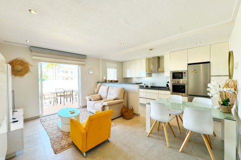 Appartamento in affitto a Punta Prima, Alicante, Spagna 2 camere da letto, 70 mq. N° 145245 - foto 2