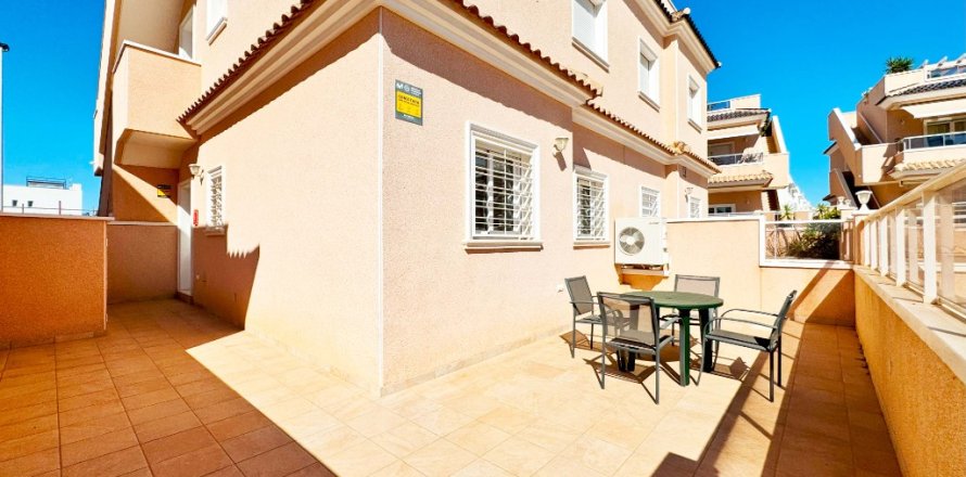 Appartamento a Punta Prima, Alicante, Spagna 2 camere da letto, 70 mq. N° 145245