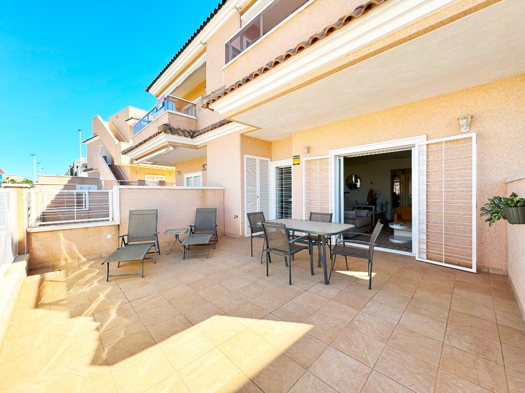 Apartment in Punta Prima, Alicante, Spain 2 bedrooms, 70 sq.m. No. 145245