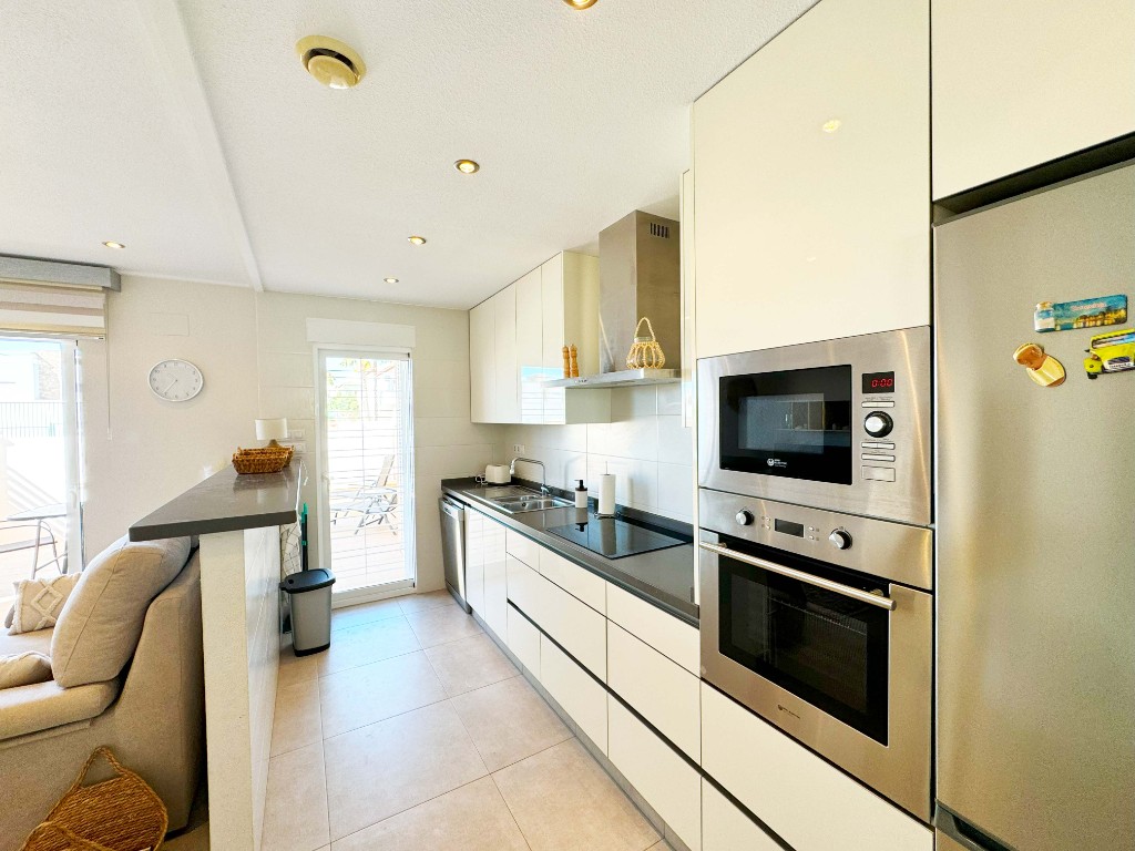 Apartment in Punta Prima, Alicante, Spain 2 bedrooms, 70 sq.m. No. 145245