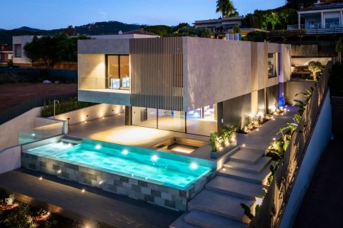 Hus till salu i Teia, Barcelona, Spanien 5 sovrum, 594 kvm. Nr. 141095 - foto 1