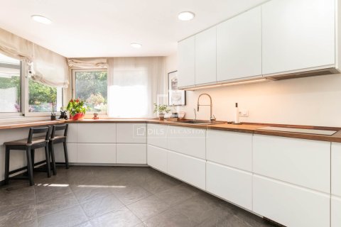 Villa for sale in Sant Cugat Del Valles, Barcelona, Spain 6 bedrooms, 638 sq.m. No. 150406 - photo 13