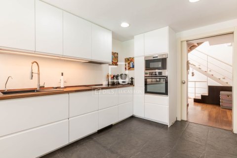 Villa for sale in Sant Cugat Del Valles, Barcelona, Spain 6 bedrooms, 638 sq.m. No. 150406 - photo 12