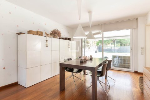 Villa for sale in Sant Cugat Del Valles, Barcelona, Spain 6 bedrooms, 638 sq.m. No. 150406 - photo 3