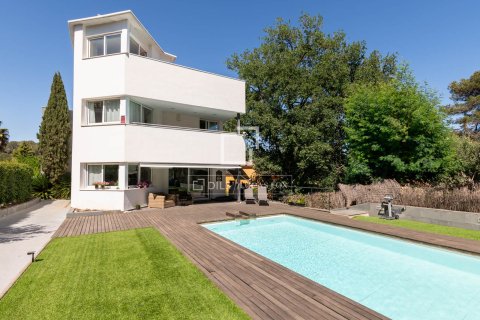 Villa for sale in Sant Cugat Del Valles, Barcelona, Spain 6 bedrooms, 638 sq.m. No. 150406 - photo 2