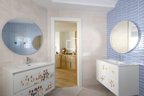 Villa for sale in Alella, Barcelona, Spain 3 bedrooms, 842 sq.m. No. 150411 - photo 27