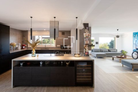 Villa for sale in Alella, Barcelona, Spain 3 bedrooms, 842 sq.m. No. 150411 - photo 9