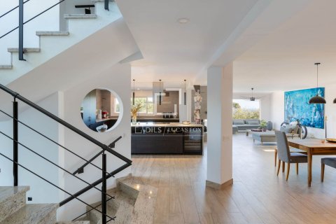 Villa for sale in Alella, Barcelona, Spain 3 bedrooms, 842 sq.m. No. 150411 - photo 16