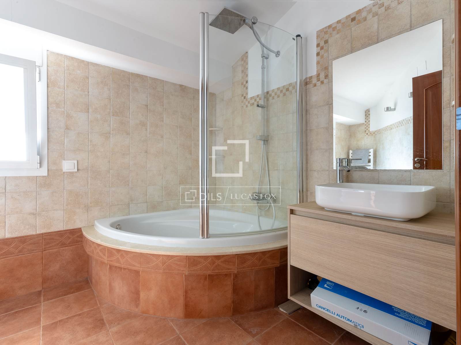 Villa a Alella, Barcelona, Spagna 3 camere da letto, 842 mq. N° 150411