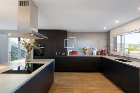 Villa for sale in Alella, Barcelona, Spain 3 bedrooms, 842 sq.m. No. 150411 - photo 10