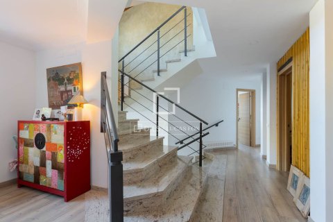 Villa for sale in Alella, Barcelona, Spain 3 bedrooms, 842 sq.m. No. 150411 - photo 20