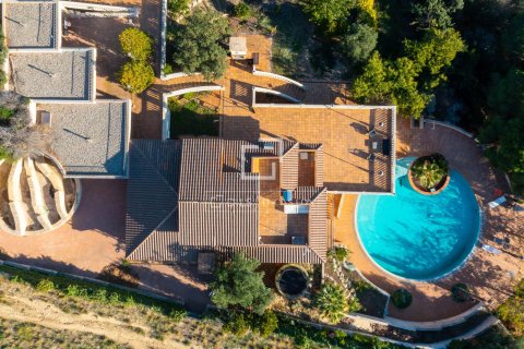 Villa for sale in Alella, Barcelona, Spain 3 bedrooms, 842 sq.m. No. 150411 - photo 2