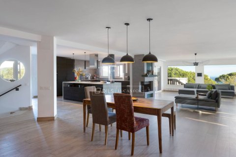 Villa for sale in Alella, Barcelona, Spain 3 bedrooms, 842 sq.m. No. 150411 - photo 11