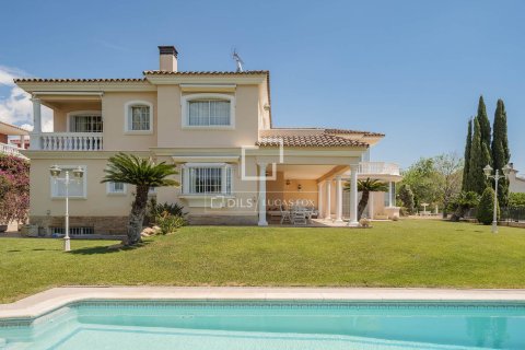 Villa in Vilassar de Dalt, Barcelona, Spain 7 bedrooms, 775 sq.m. No. 150405
