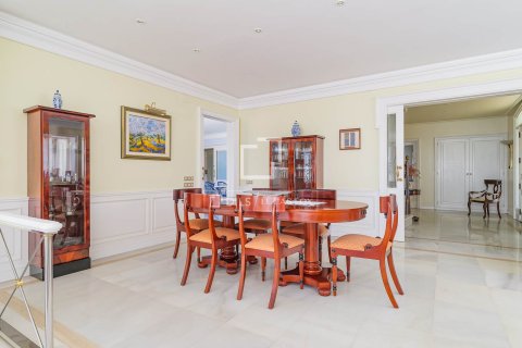 Villa for sale in Vilassar de Dalt, Barcelona, Spain 7 bedrooms, 775 sq.m. No. 150405 - photo 18