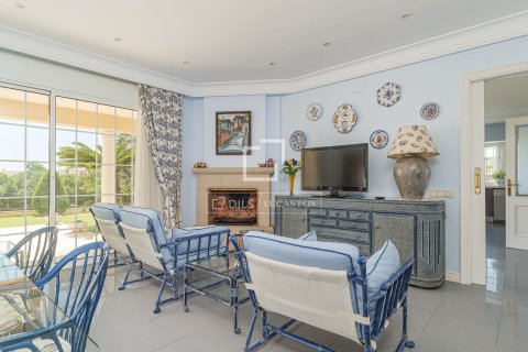 Villa for sale in Vilassar de Dalt, Barcelona, Spain 7 bedrooms, 775 sq.m. No. 150405 - photo 19