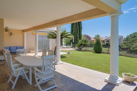 Villa for sale in Vilassar de Dalt, Barcelona, Spain 7 bedrooms, 775 sq.m. No. 150405 - photo 6