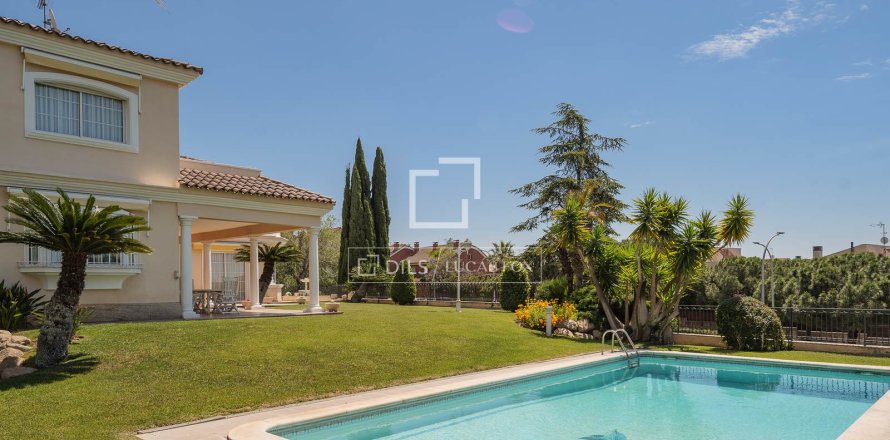 Villa à Vilassar de Dalt, Barcelona, Espagne 7 chambres, 775 m2 No. 150405