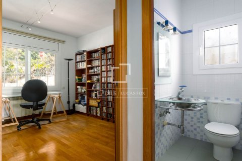 Villa for sale in Premia De Dalt, Barcelona, Spain 5 bedrooms, 495 sq.m. No. 150407 - photo 16