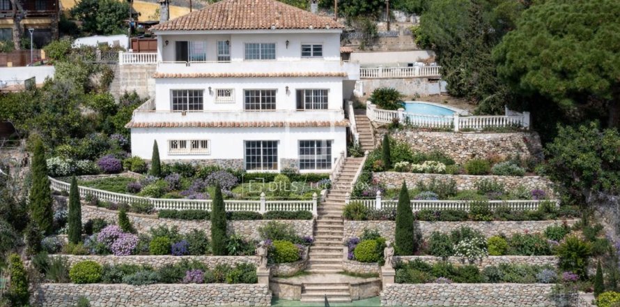 Villa in Premia De Dalt, Barcelona, Spanien 5 Schlafzimmer, 495 m2 Nr. 150407