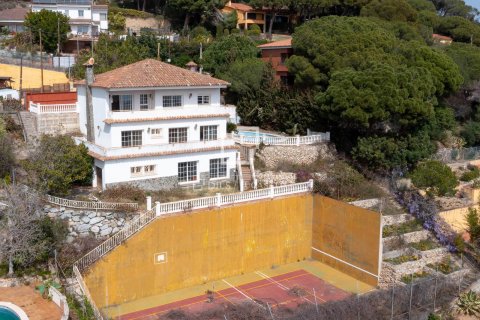 Villa for sale in Premia De Dalt, Barcelona, Spain 5 bedrooms, 495 sq.m. No. 150407 - photo 3