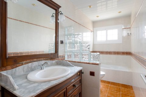 Villa for sale in Premia De Dalt, Barcelona, Spain 5 bedrooms, 495 sq.m. No. 150407 - photo 22