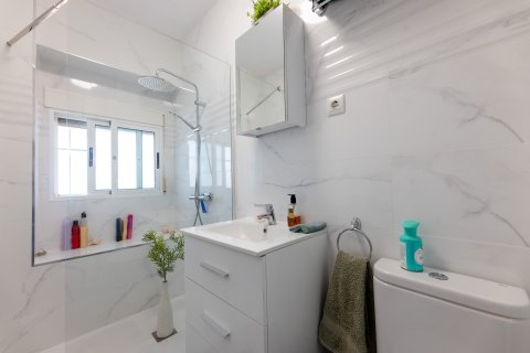 Dzīvoklis pārdošanā Punta Prima, Alicante, Spānijā 2 istabas, 85 m2 Nr. 183569 - attēls 15