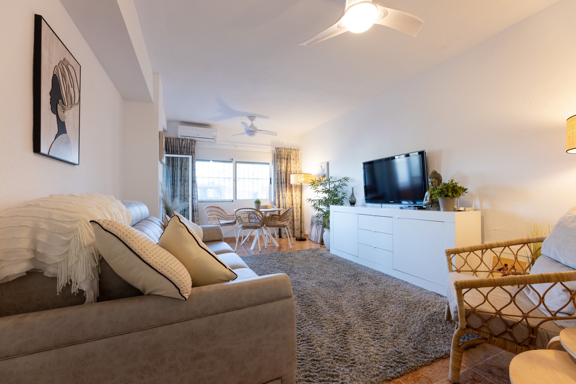 Apartamento en Punta Prima, Alicante, España 2 dormitorios, 85 m2 No. 183569