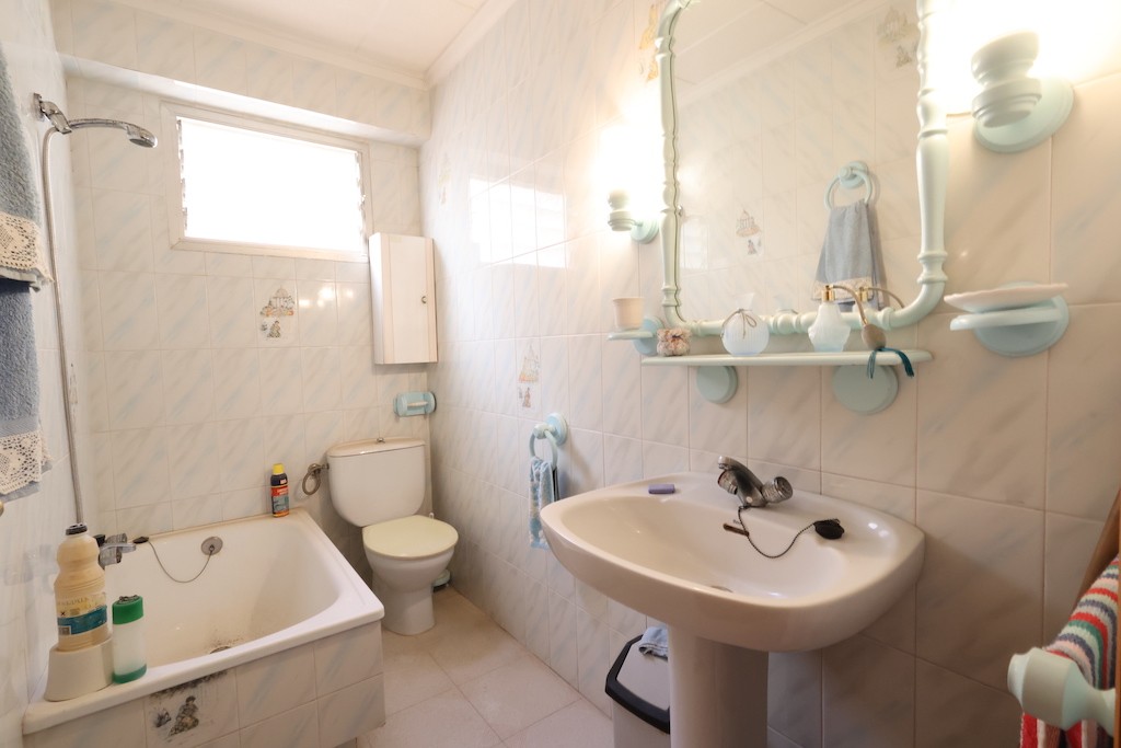 Apartment in Torrevieja, Alicante, Spain 3 bedrooms, 90 sq.m. No. 183571