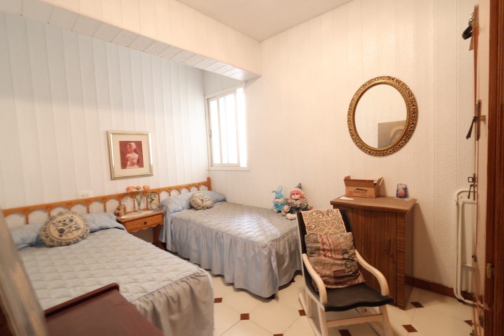 Apartment in Torrevieja, Alicante, Spain 3 bedrooms, 90 sq.m. No. 183571