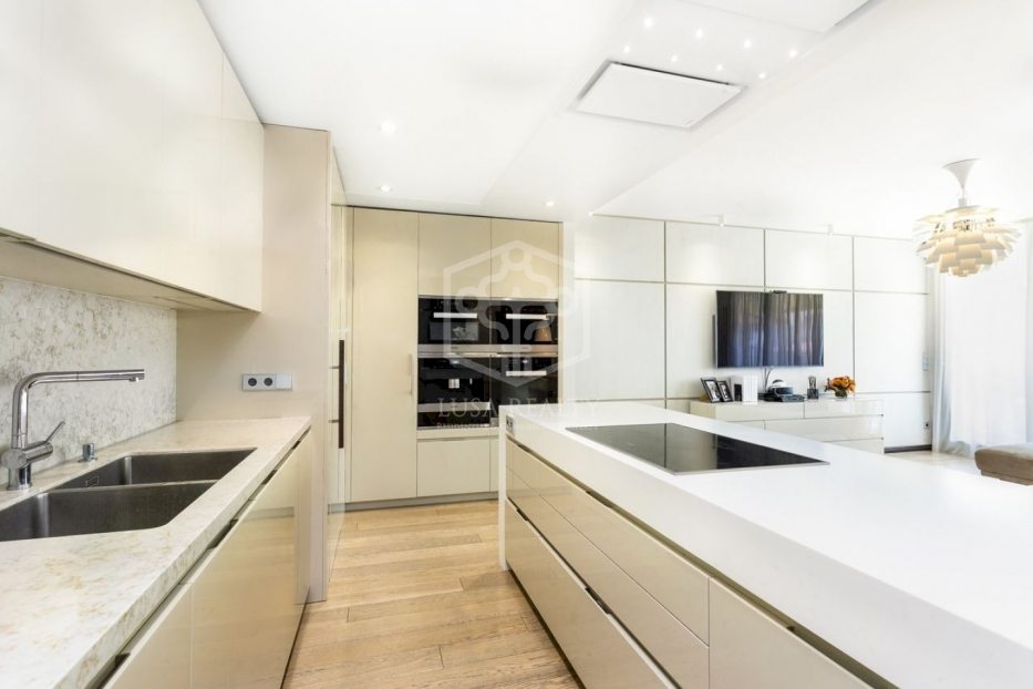 Appartamento a Barcelona, Spagna 4 camere da letto, 325 mq. N° 78276