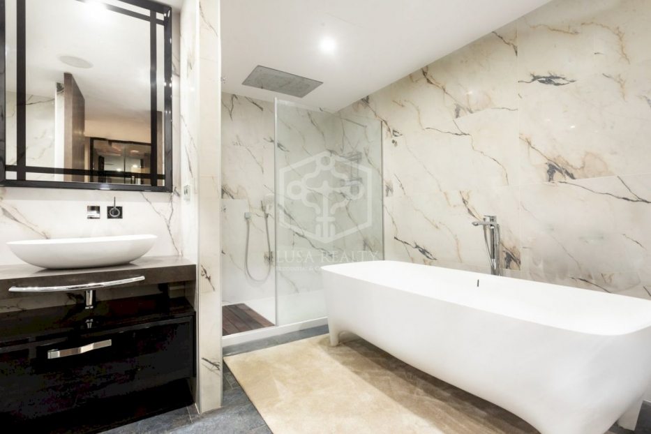 Appartamento a Barcelona, Spagna 4 camere da letto, 325 mq. N° 78276