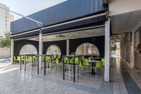 Commercial property à Alicante, Espagne 72 m2 No. 165549