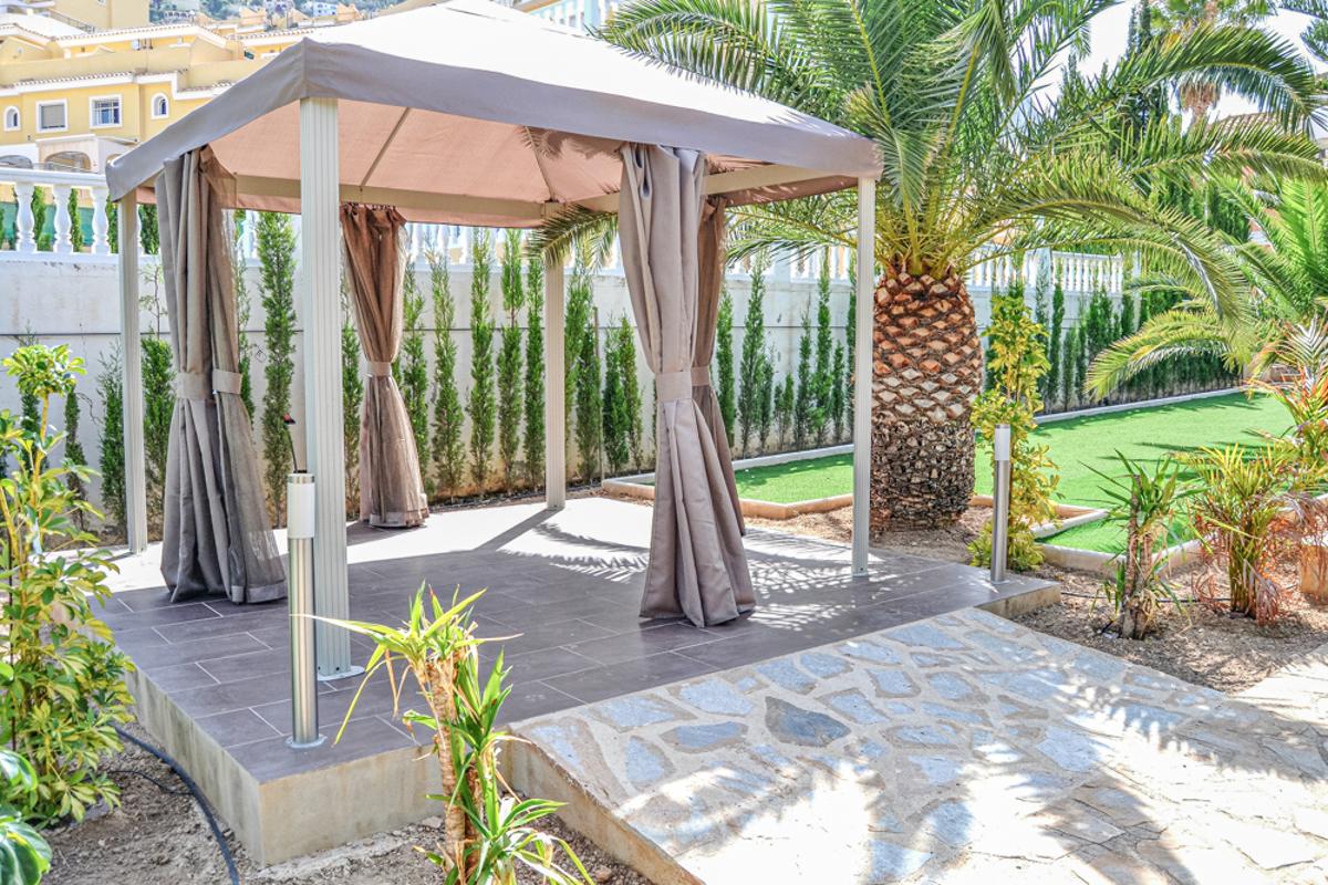 Villa in Calpe, Alicante, Spain 5 bedrooms, 460 sq.m. No. 80283